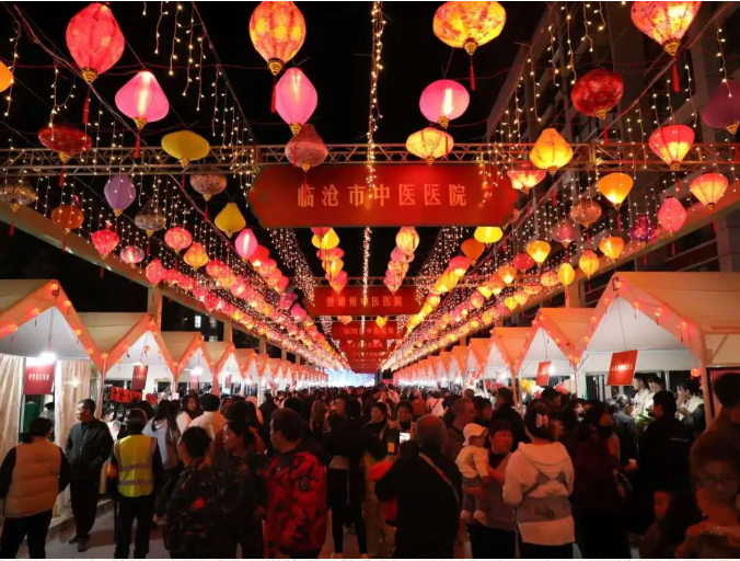 岐黃薈萃，百花齊放，臨滄中醫(yī)夜市圓滿收官